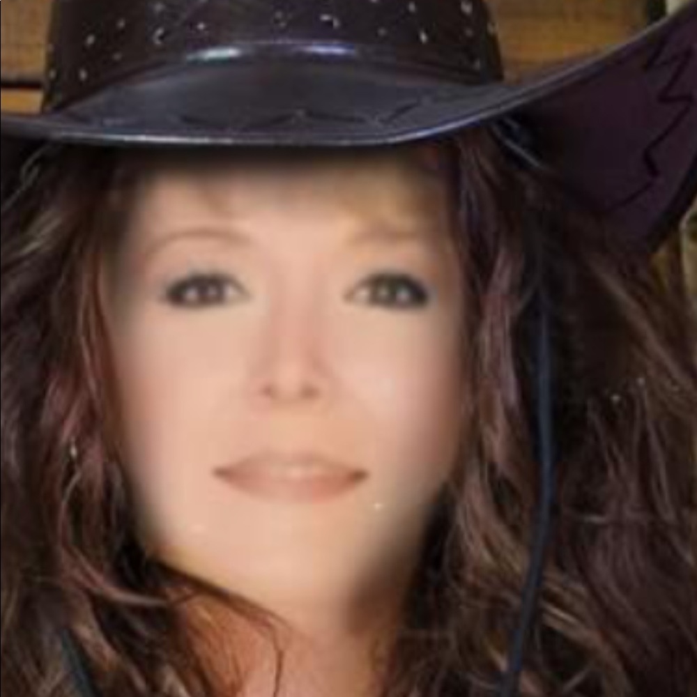 Meet your Posher, Diana